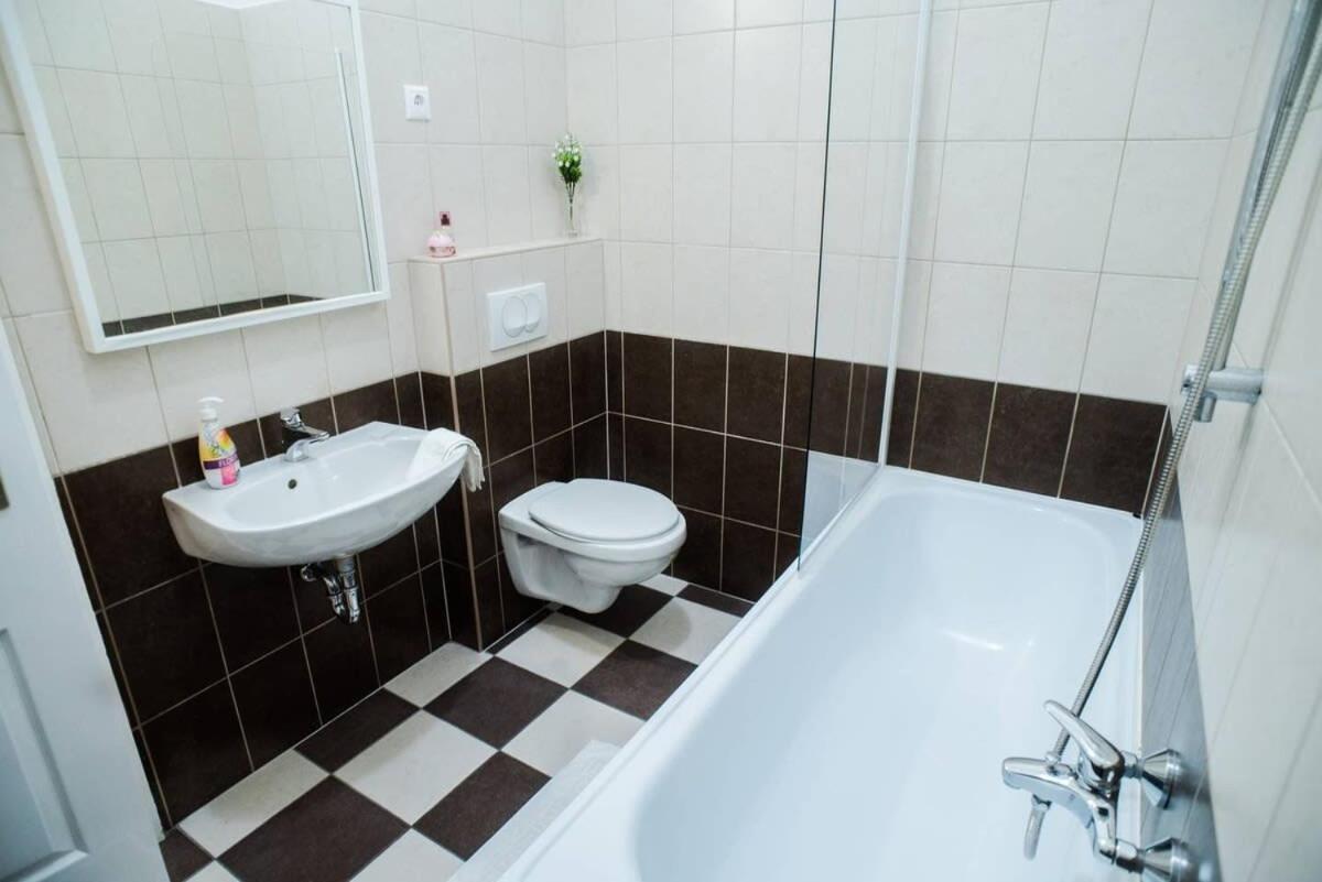 Very Central Spacious Ac Apartment Budapesta Exterior foto